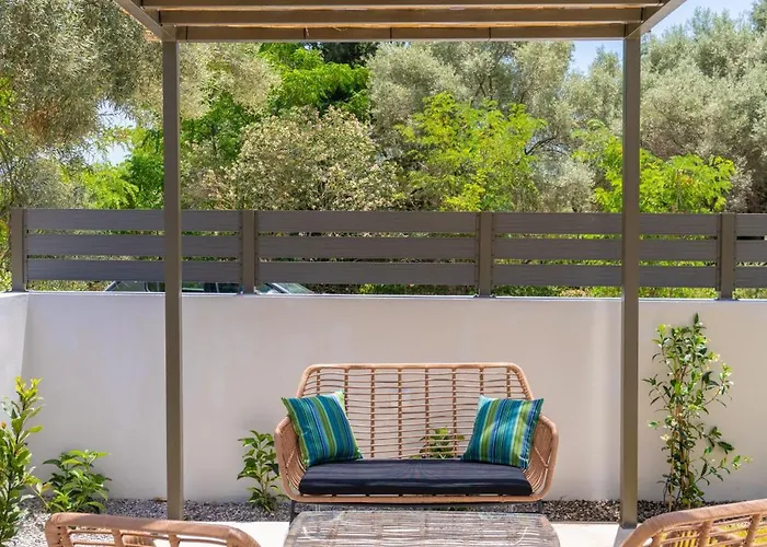 La Lucciola מלון דירות 4*